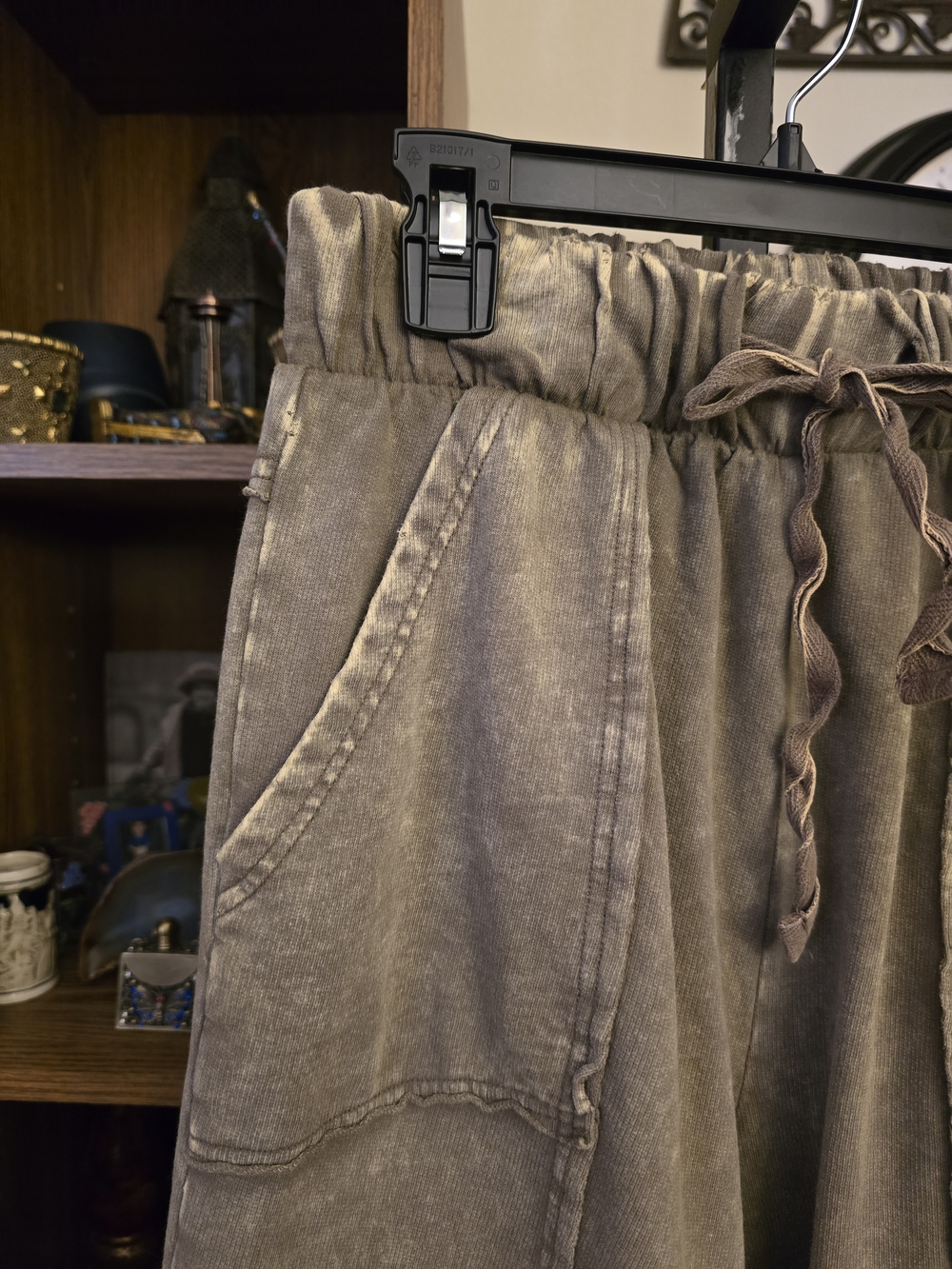 Zenana Mineral Wash Wide Leg Pants Taupe Gray Drawstring Cargo Bohemian Small - Picture 4 of 6